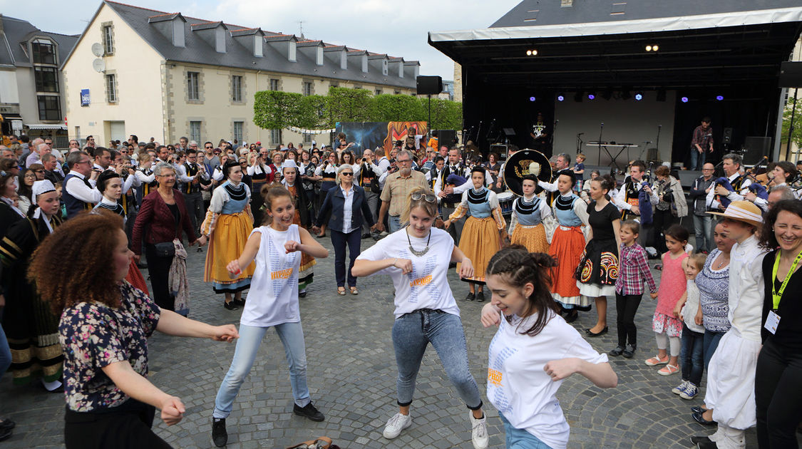 Kemmeskan - Le hip hop et la danse bretonne au diapason - 14 mai 2016 - Fête de la Bretagne (19)