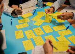 Journée de la démocratie : Une fresque collective pour célébrer l’événement