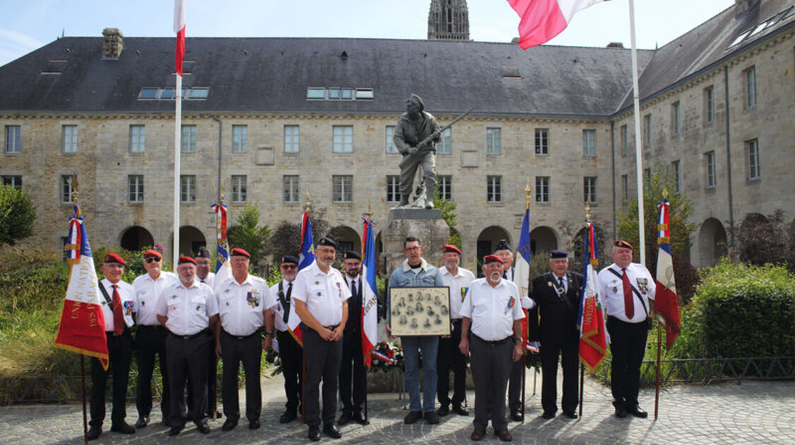 Cérémonie commémorative du 82ème anniversaire de la libération de Quimper Esplanade F.Mitterrand