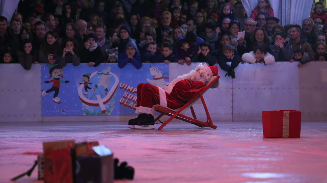 La fiancée du Père Noël - gala de patinage à la patinoire Saint-Corentin le 12 décembre 2015 (7)