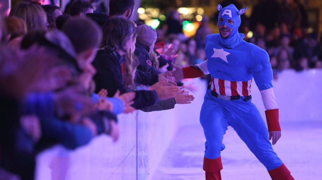 La fiancée du Père Noël - gala de patinage à la patinoire Saint-Corentin le 12 décembre 2015 (16)