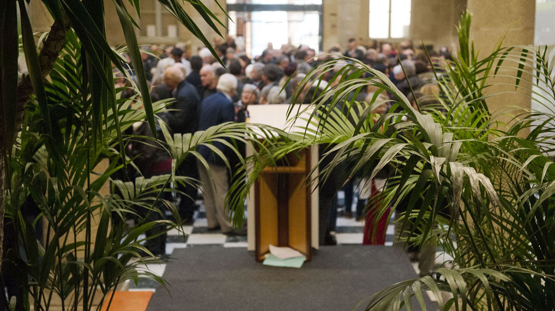 Une foule compacte assiste à la cérémonie des vœux de de Ludovic Jolivet, maire de Quimper et président de Quimper Bretagne Occidentale à l’Hôtel de Ville et d’Agglomération le samedi 28 janvier 2017.