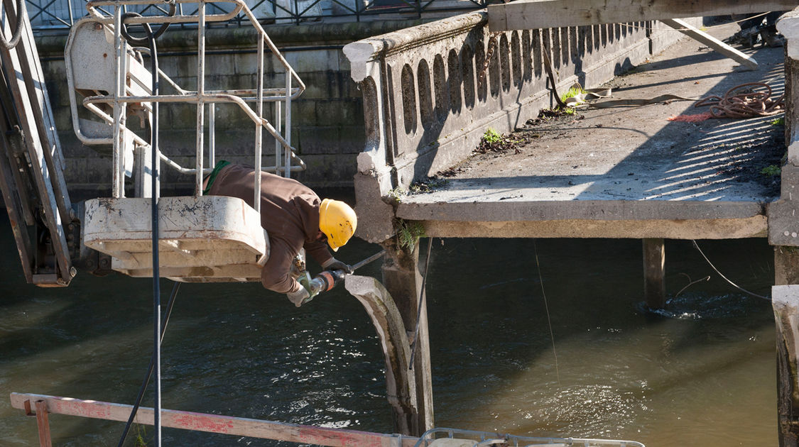 Remplacement de la passerelle Phalange d Arvor (4)