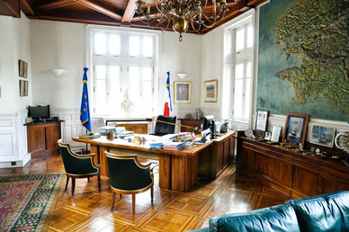 Le bureau du préfet à la préfecture du Finistère
