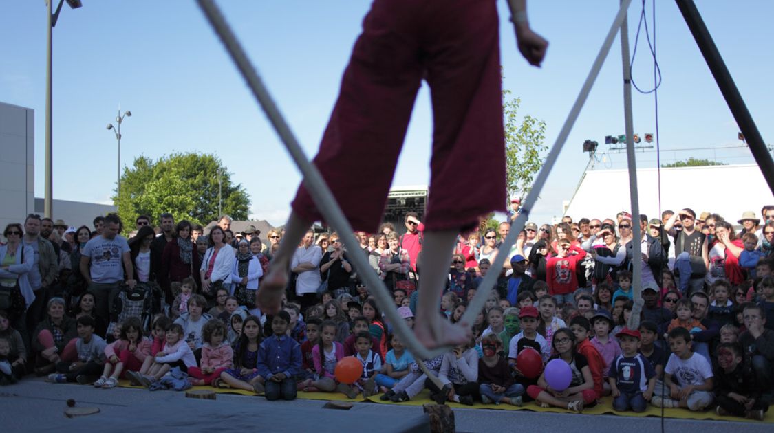 Quartier en fête - La rue est vers l art 2015 à Kermoysan (22)