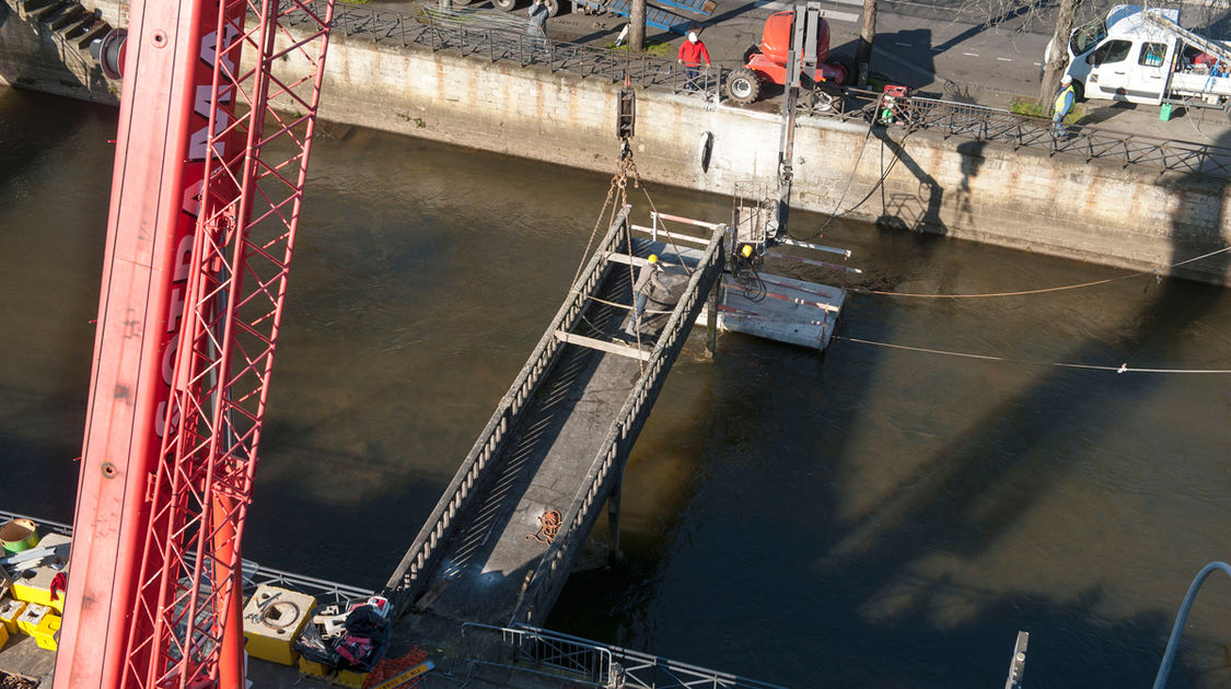 Remplacement de la passerelle Phalange d Arvor (3)