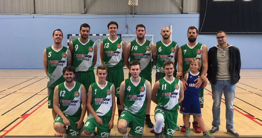 L'équipe de l'ASEA Basket.