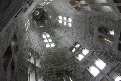 L'intérieur d'une des flèches de la cathédrale