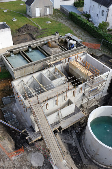 Pendant les travaux de modernisation de l'usine de Kernisy