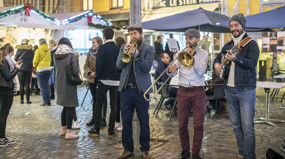 Le marché de Noël de la place Terre-au-Duc (15)