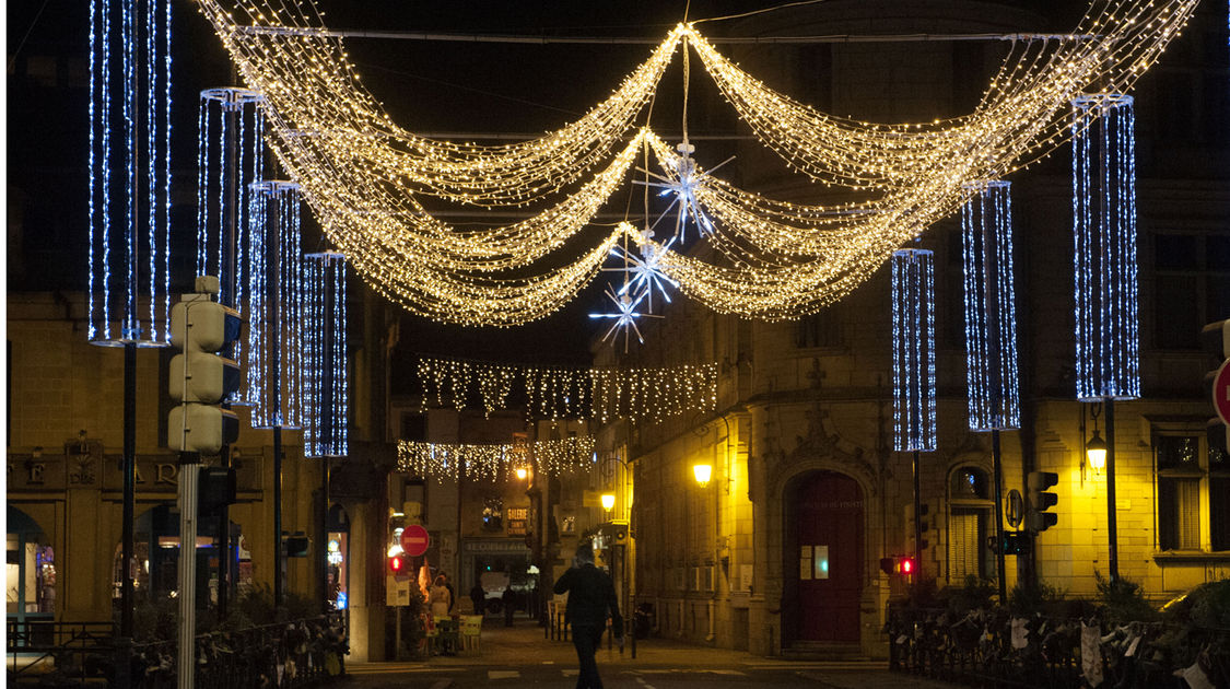 Les-illuminations-de-Noël-2015-(16)