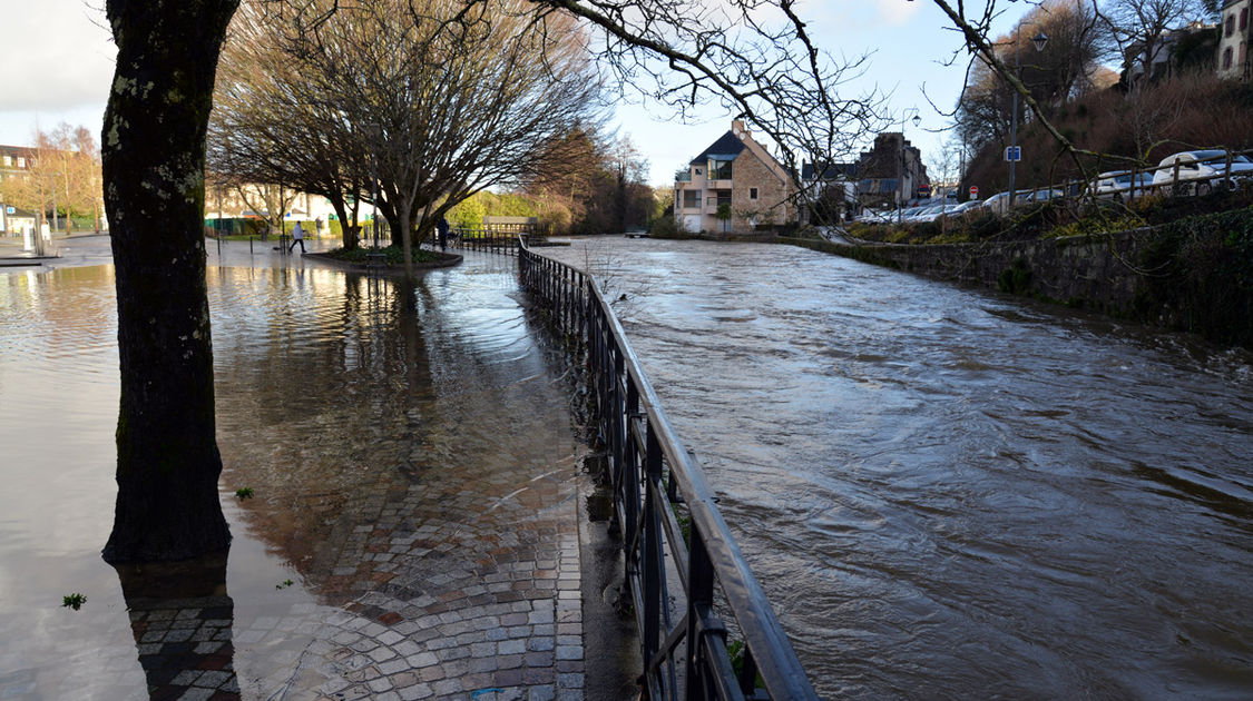 Inondation - Le Steir déborde - Boulevard Moulin du Duc - 7 février 2014