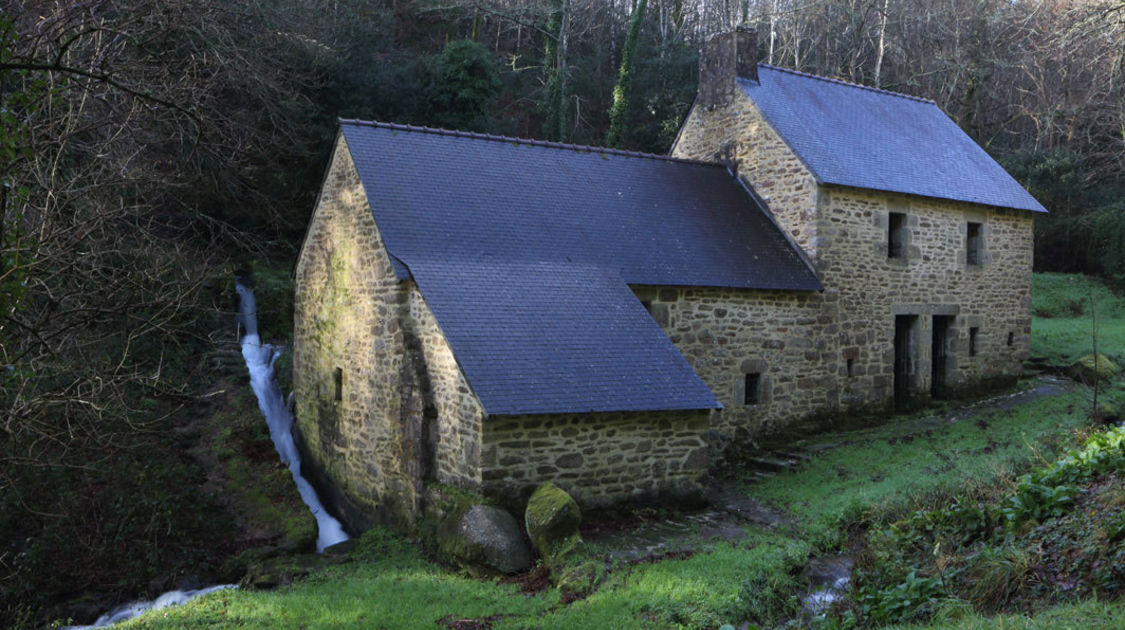 Au détour d'une balade, on découvre de petits trésors du patrimoine local, comme cette longère.