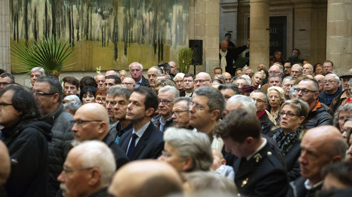 Une foule compacte assiste à la cérémonie des vœux de de Ludovic Jolivet, maire de Quimper et président de Quimper Bretagne Occidentale à l’Hôtel de Ville et d’Agglomération le samedi 28 janvier 2017.