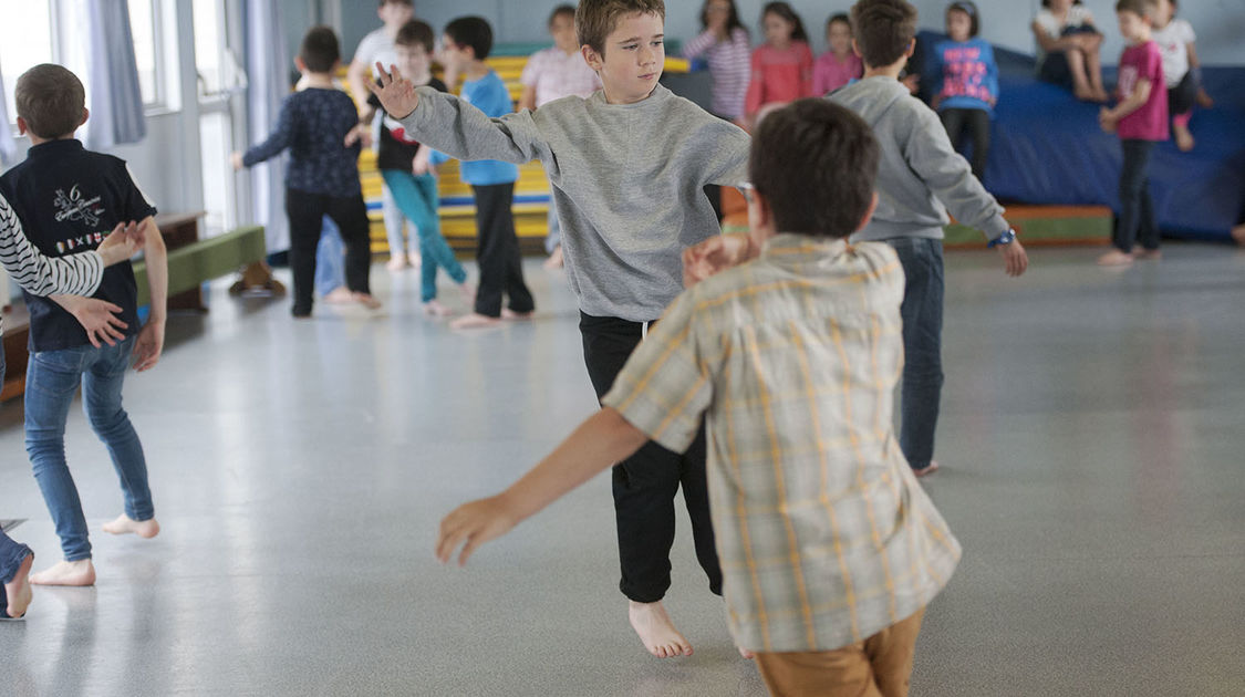 Le projet Danse avec les autres - Ecole de Penanguer - juin 2018 (33)