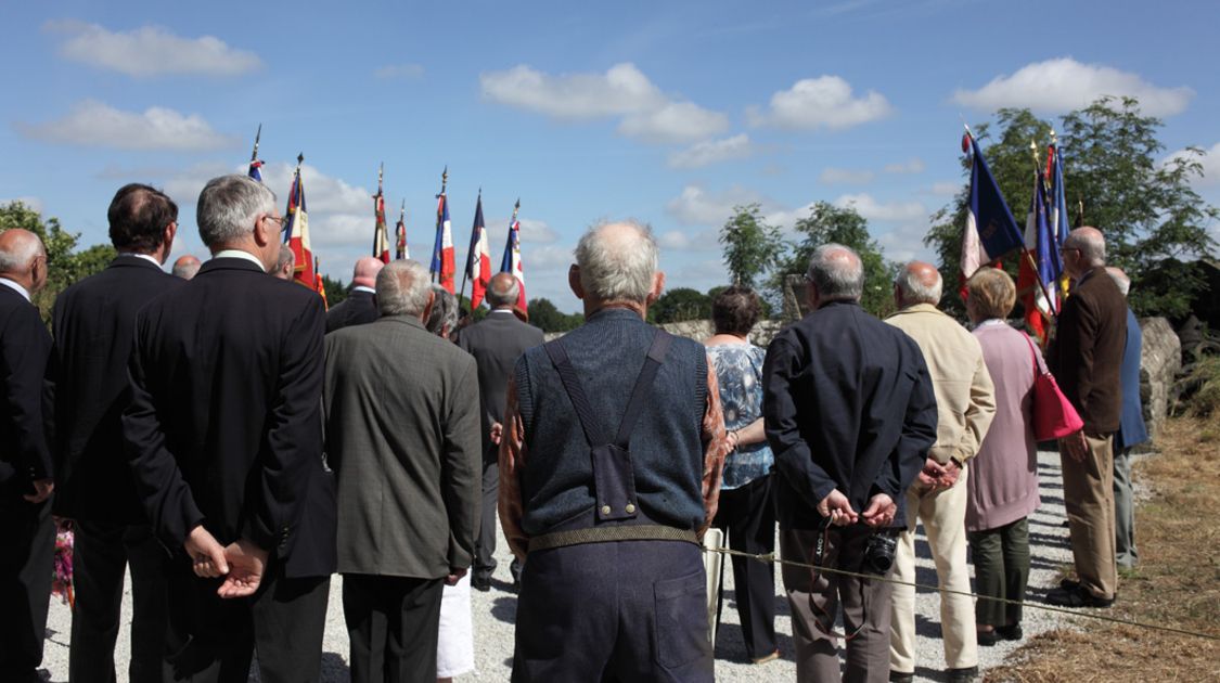 Commémoration du souvenir des résistants morts aux fermes du Guellen, Penhoat et Kergrenn (23)