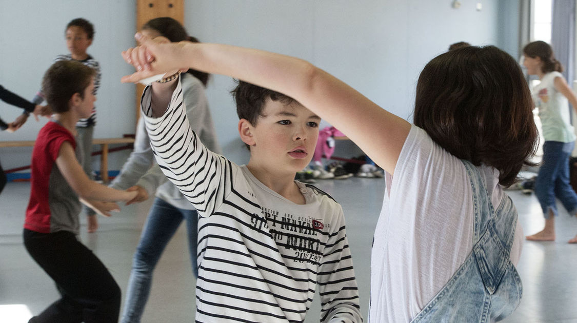 Le projet Danse avec les autres - Ecole de Penanguer - juin 2018 (38)