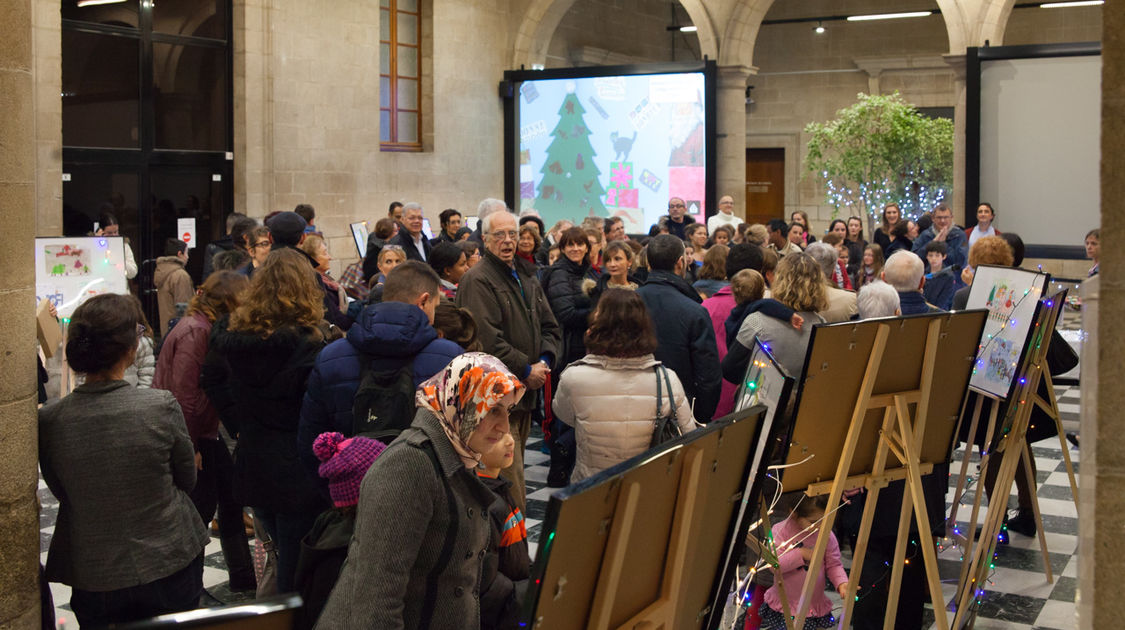 Remise des prix de la seconde édition du concours Dessine-moi Noël (2)