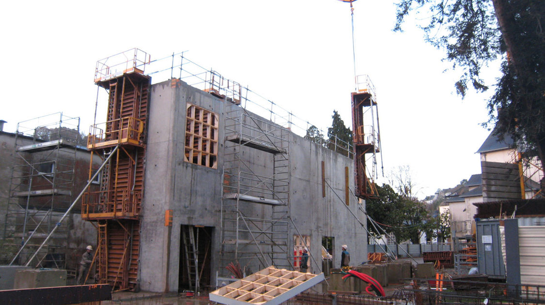 Chantier du pôle Max Jacob : la cage d’ascenseur, axe important de la structure du bâtiment. Le 19 décembre 2013