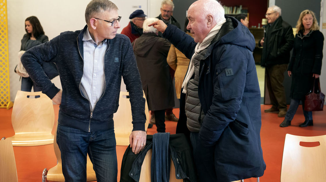 Visite des élus et des services municipaux dans le quartier du Moulin Vert le 10 avril 2019 (18)