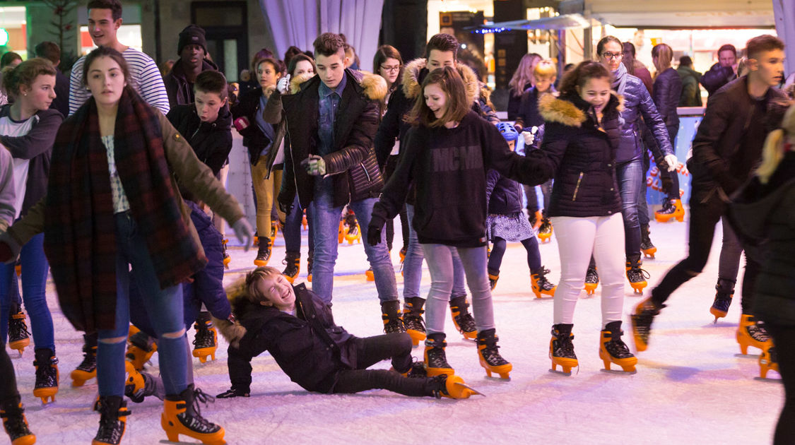 Inauguration de la patinoire place Saint-Corentin le 9 décembre 2016 (9)