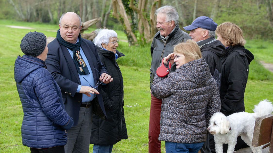 Visite des élus et des services municipaux dans le quartier du Moulin Vert le 10 avril 2019 (17)