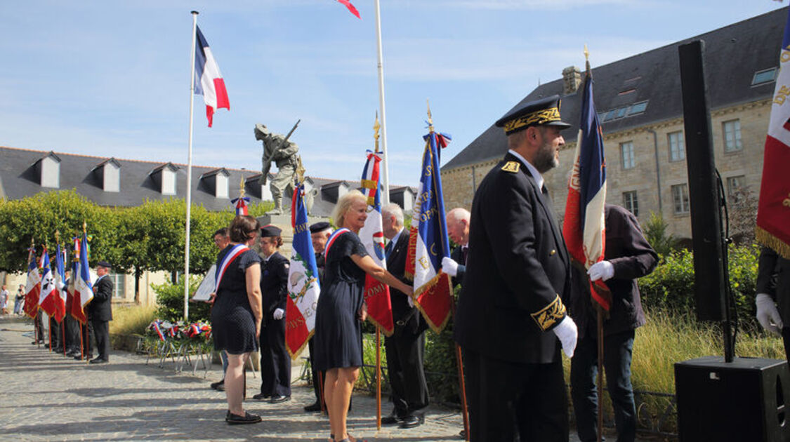 Cérémonie commémorative du 82ème anniversaire de la libération de Quimper Esplanade F.Mitterrand