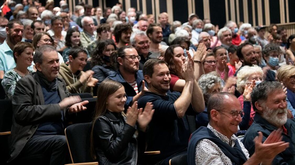 Enregistrement du "Jeu des 1 000€" de la radio France Inter présenté par Nicolas Stoufflet à Quimper au Chapeau Rouge