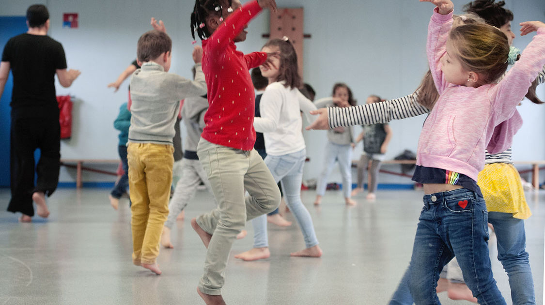 Le projet Danse avec les autres - Ecole de Penanguer - juin 2018 (30)