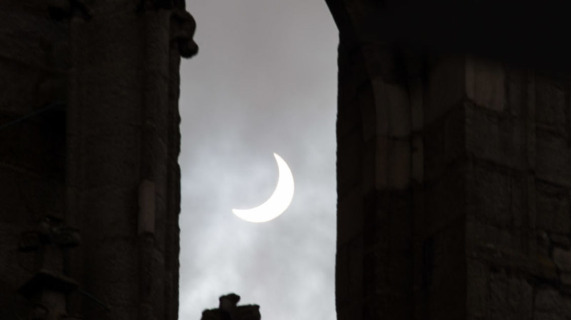 Eclipse solaire du 20 mars 2015 vue de la place Saint-Corentin (2)