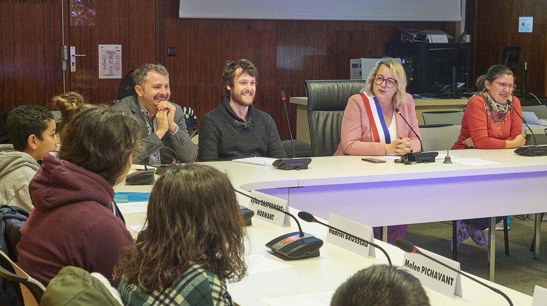 1er Conseil municipal des jeunes de Quimper 