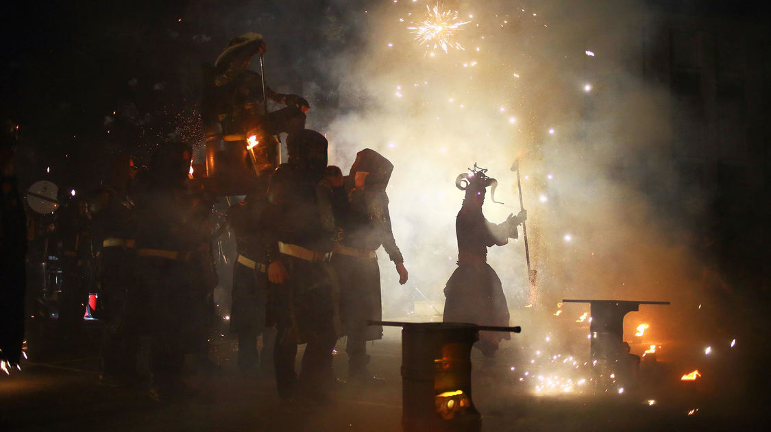 Spectacle «  Le roi » par le bagad Briec et la Cie Sonjévéyés