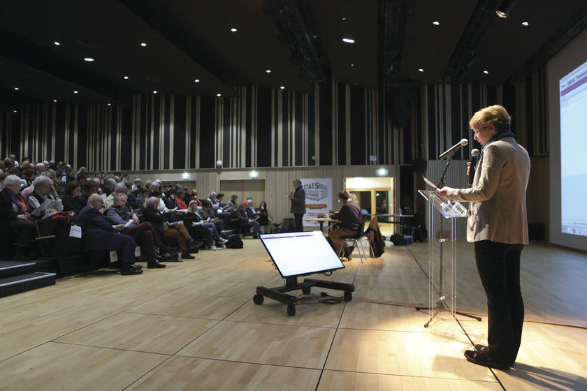 Premier atelier participatif au Chapeau Rouge