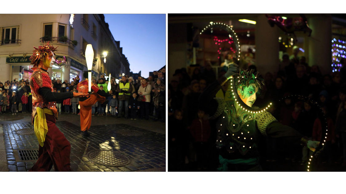 Déambulation de la Caravane des Couleurs, spectacle de rue de la compagnie Soukha. Les Échappées de Noël, 29 décembre 2016.