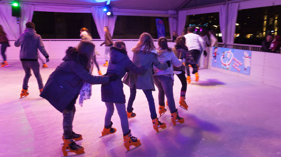 Inauguration de la patinoire place Saint-Corentin le 9 décembre 2016 (12)
