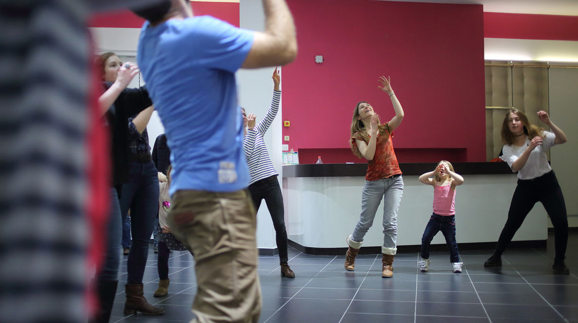 La Swing Factory propose des ateliers de danse Charleston pour les jeunes et les moins jeunes au Passage du Chapeau Rouge - Les Échappées de Noël 21 décembre 2016