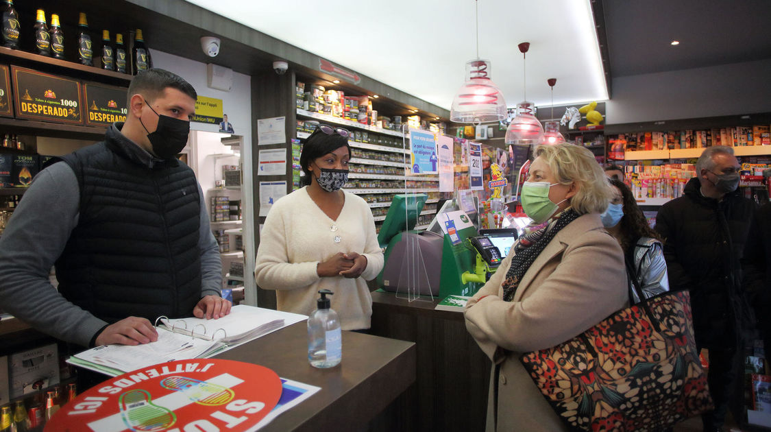 Visite de la maire et des élus aux acteurs du quartier de Penhars.