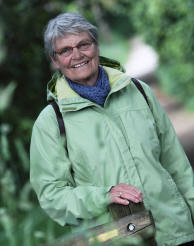 Michèle Paugam encadre un groupe de marcheurs